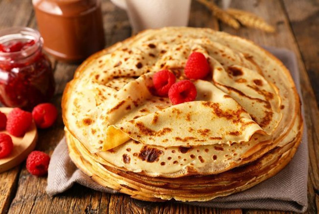 Crêpes : ce grand chef et meilleur ouvrier de France partage la recette de sa pâte à crêpes rapide et sans grumeaux