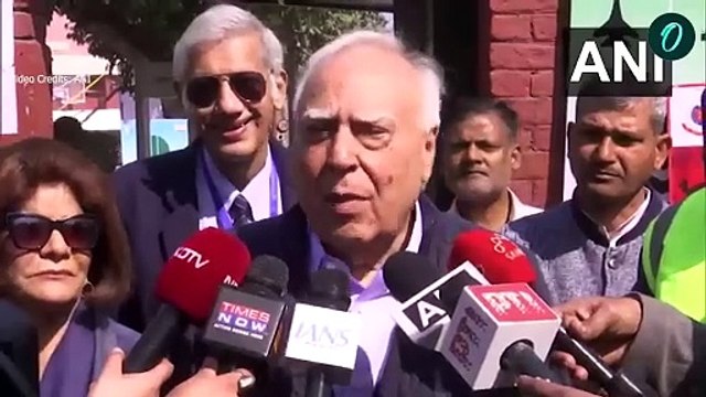 Delhi polls 2025: যেভাবে ভোট হচ্ছে তা গণতন্ত্রের জন্য মোটেই ঠিক নয়! কী ইঙ্গিত করলেন কপিল সিব্বল?