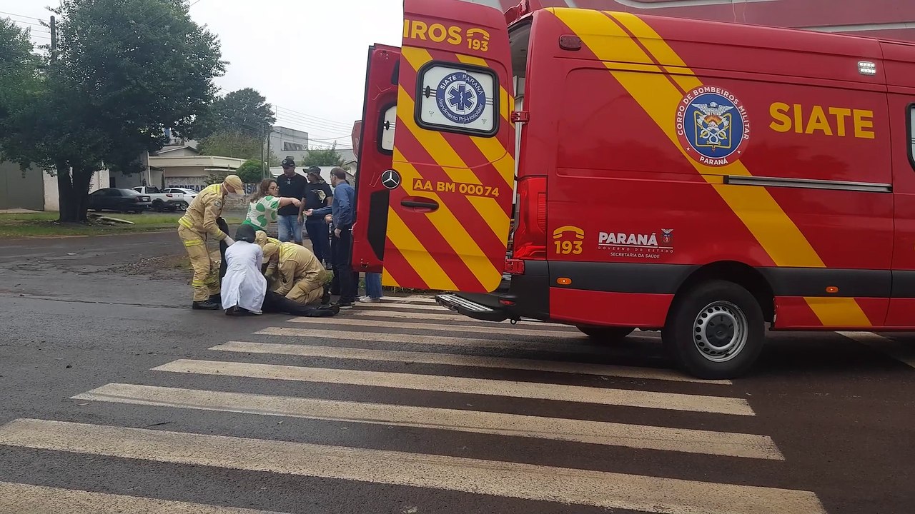 Motociclista é socorrido pelo Siate após se envolver em acidente de trânsito no bairro Parque São Paulo
