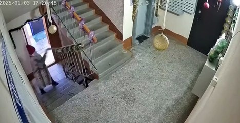 Christmas is cancelled (video)