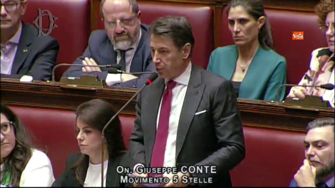 Caso Almasri, Conte a Meloni: "Lo so che ci sta guardando nascosta dietro a un computer"