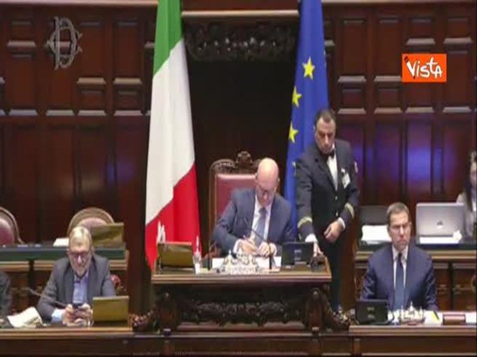 Caso Almasri, Conte a Meloni: "Lo so che ci sta guardando nascosta dietro a un computer"