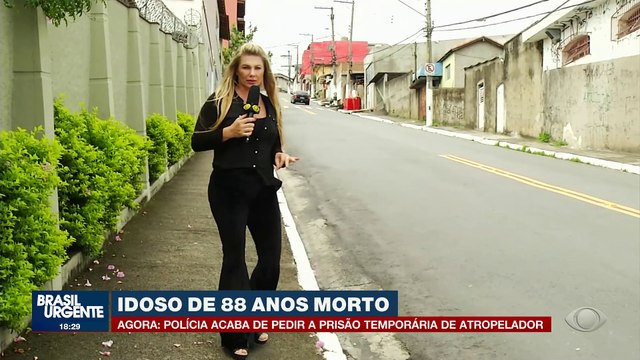 Motociclista empina moto e atropela idoso na faixa de pedestre