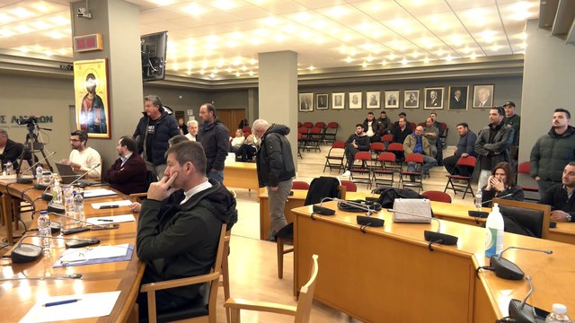Επεισοδιακή η συνεδρίαση του περιφερειακού συμβουλίου - Ένταση μεταξύ αγροτών και περιφερειάρχη