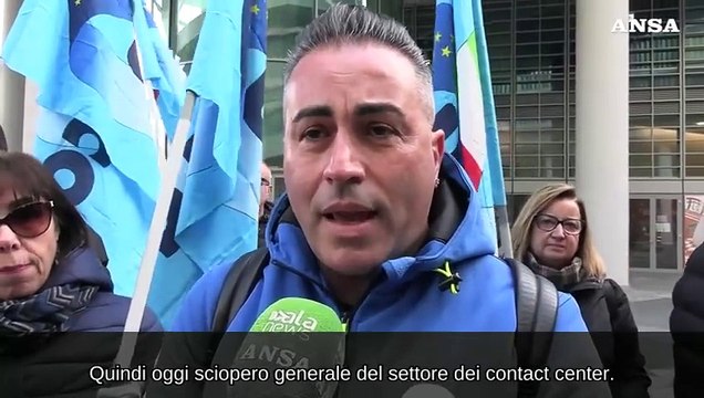 Milano, sciopero call center. Sindacati: Contratto in dumping