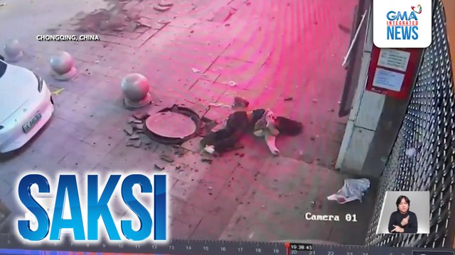 Batang nagsindi ng paputok, lumipad sa ere matapos magkaroon ng pagsabog | Saksi