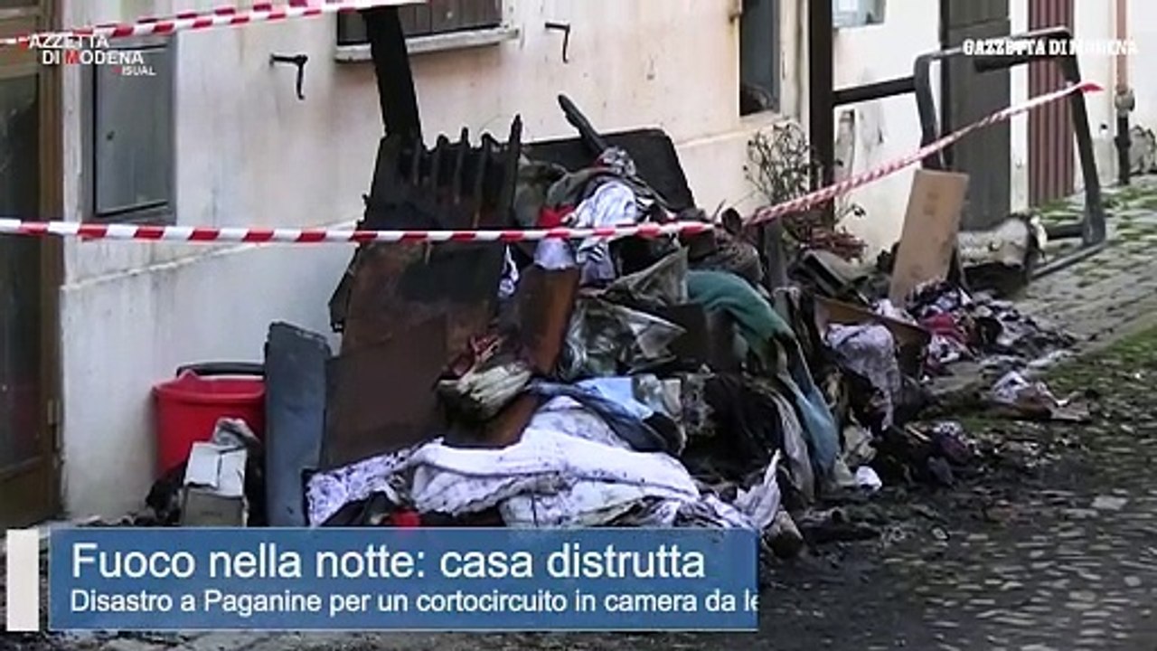 Incendio in casa nella notte a Paganine di Modena: nonna e nipote si salvano, morto il loro cagnolino