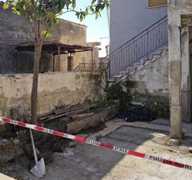Crolla balcone mentre ristruttura la casa in cui andrà a vivere da sposato: muore 23enne