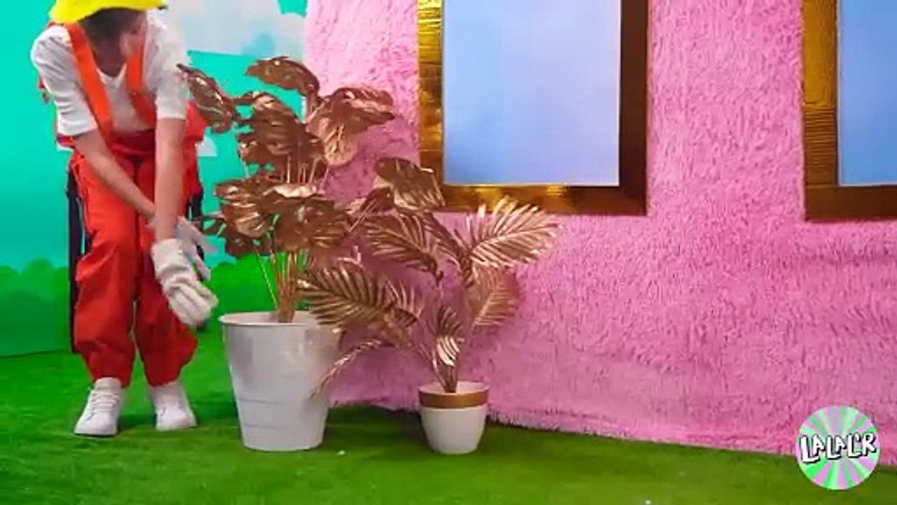 Pauvre vs Riche vs Très Riche Relooking de Maison ! Qui construit la MEILLEURE maison ?