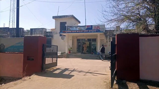 अवैध संबंध में बाधक बने पति की प्रेमी से करवादी हत्या, पत्नी गिरफ्तार, प्रेमी फरार