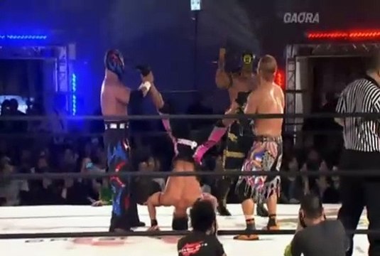 4th November 2012 Open The Triangle Gate Team Veteran Returns (HUB,GAMMA,Magnitude Kishiwada) (C) vs World-1 International (Johnny Gargano,Masato Yoshino,Naruki Doi)