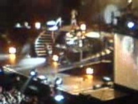 Tokio Hotel Le 10.03.08 a Bercy 0th3ntiik-th-x3.skyrock.com