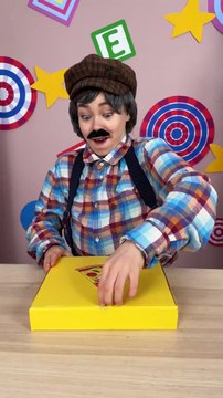 What’s Going On? 🍕📱 My Pizza’s Made of Sand, My Tools Are Sand, and Even My Phone Is Just Sand!