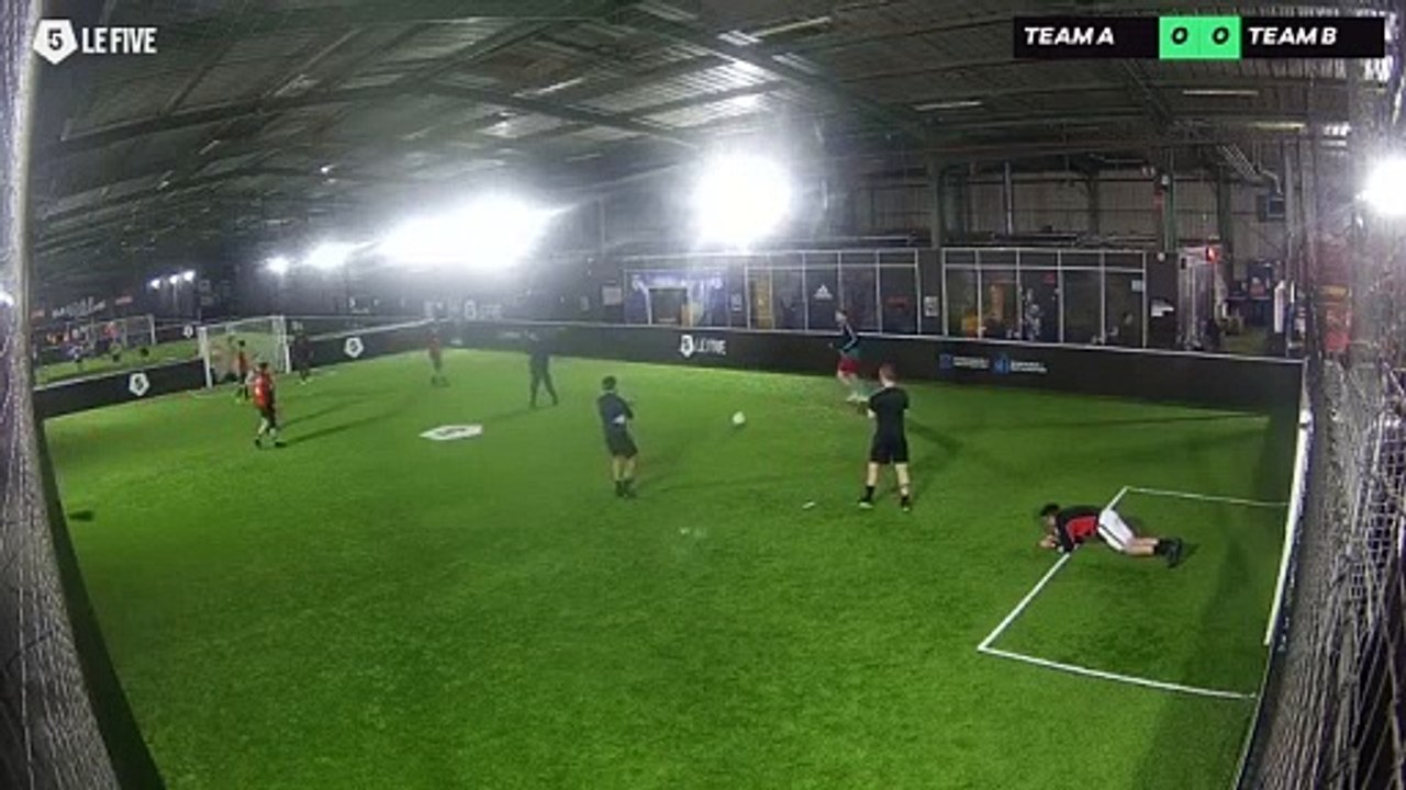 05/02 à 19:40 - Football Cruyff (LeFive Bezons)