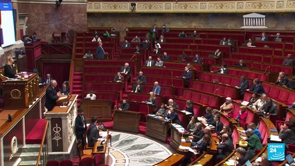 Aprobado el presupuesto francés luego de que François Bayrou superara dos mociones de censura
