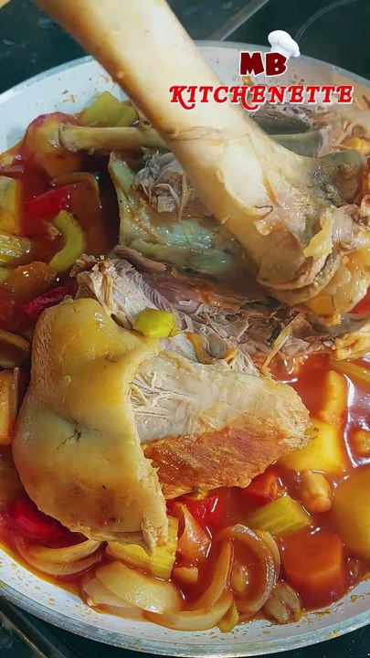 How to Make Perfect Pulled Pork: Easy Bone Removal Tips! Mouthwatering Pulled Pork Recipe