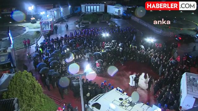 Ekrem İmamoğlu: 26 Yılın Sonunda 5,5 Yıldır Görev Yapan Beni Suçlayıcı Tweet Atabiliyorsa Ülkemizin Yönetimi Adına Bir Çürümüşlüktür