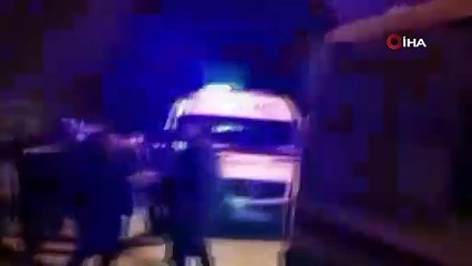 Elektrik direğine çarpan otomobil hurdaya döndü: 2 yaralı