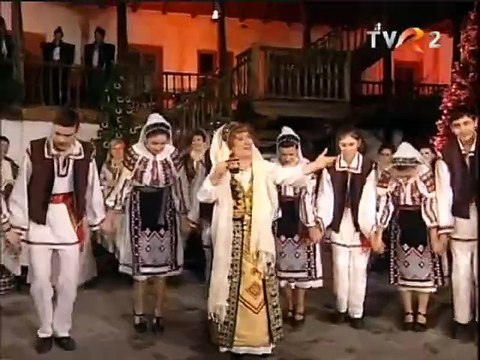 Elena Ionescu Cojocaru - Paharel cu floricele (Popasuri folclorice - TVR 2 - 27.12.2013)