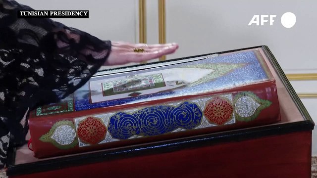 الرئيس التونسي يعين مشكاةالخالدي وزيرة للمالية