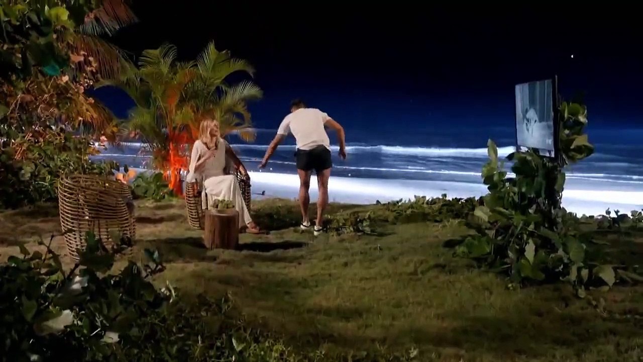 L'Île de la tentation version espagnole : Montoya découvre la tromperie d'Anita / Il s'affiche avec une autre candidate.