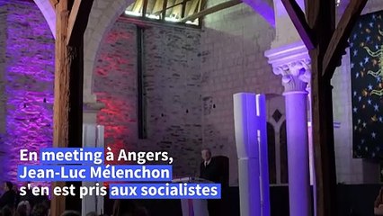 En meeting à Angers, Mélenchon fustige le PS après la non-censure du budget