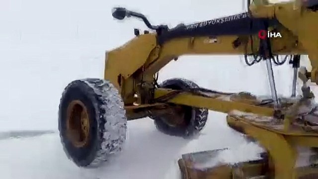 Van’da tipide mahsur kalanlar kurtarıldı