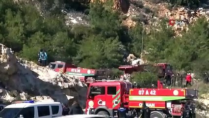 Antalya’da orman yangınına 13 arazöz müdahale ediyor