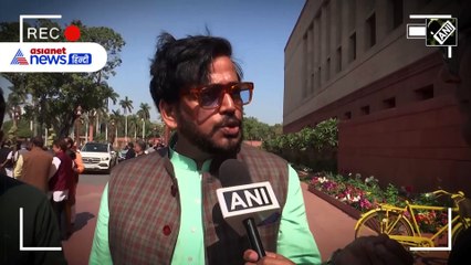 कफन पर बवाल-घिरे सपा के लाल, Ravi Kishan-Sambit Patra ने कहा- Akhilesh Yadav ने तोड़ दी मर्यादा