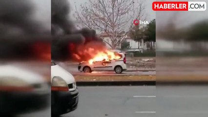 Diyarbakır'da Hafif Ticari Araç Yangında Kullanılamaz Hale Geldi