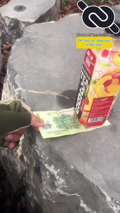 Tips for withdrawing money without touching the water bottle #knotshort