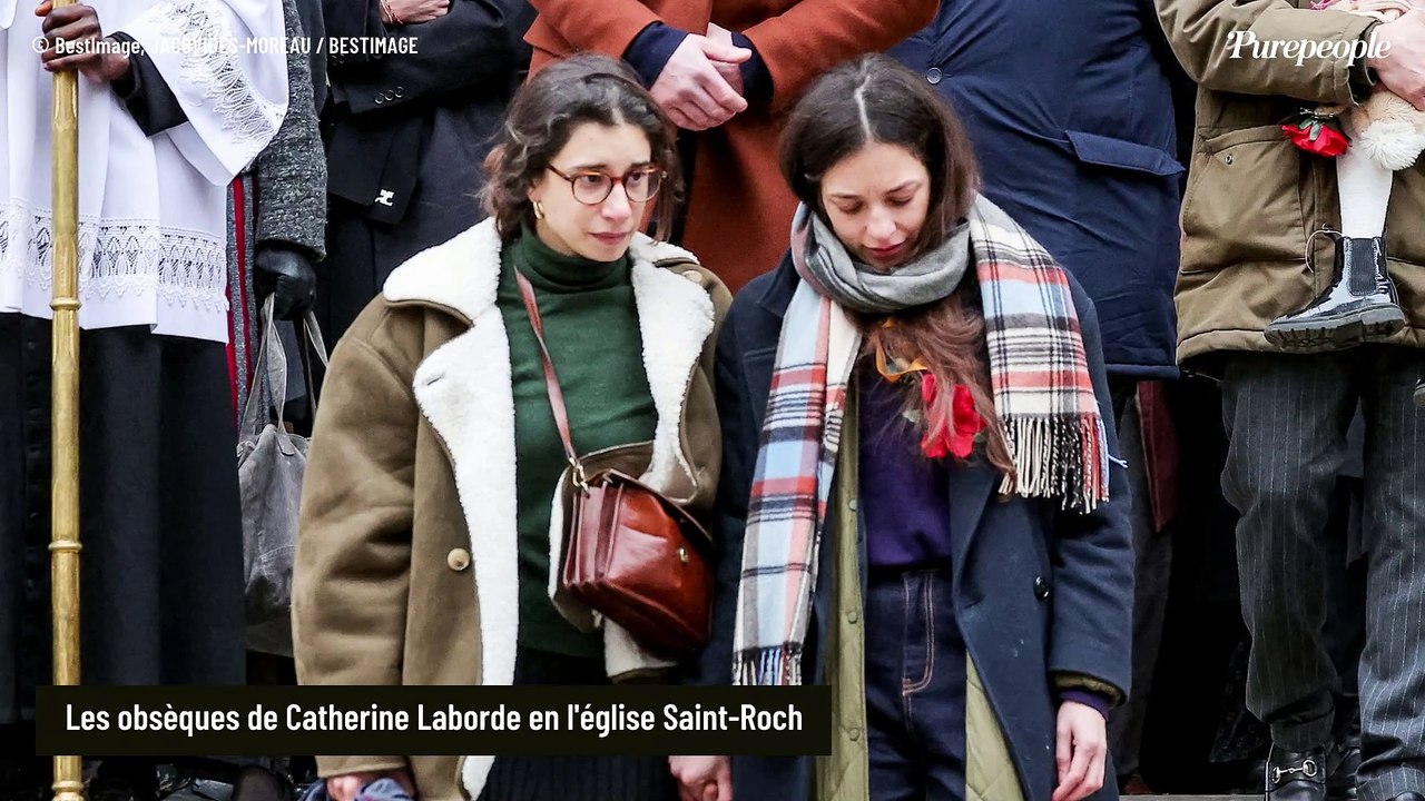 Les deux filles de Catherine Laborde, Gabrièle et Pia, ensemble à l'église Saint-Roch : cérémonie sobre comme le souhaitait leur maman