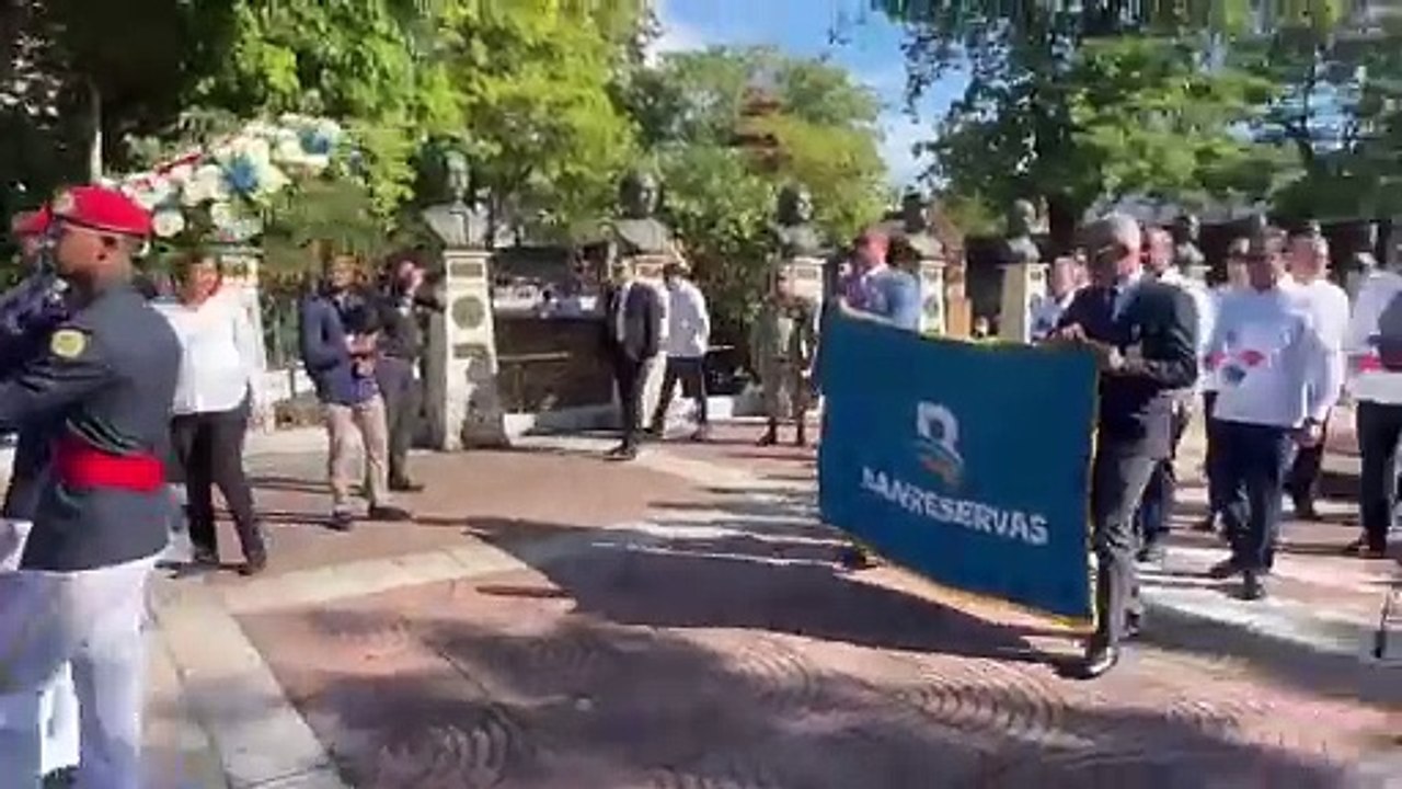 ¡Tributo a los héroes independentistas! Banreservas deposita ofrenda floral al Altar de la Patria