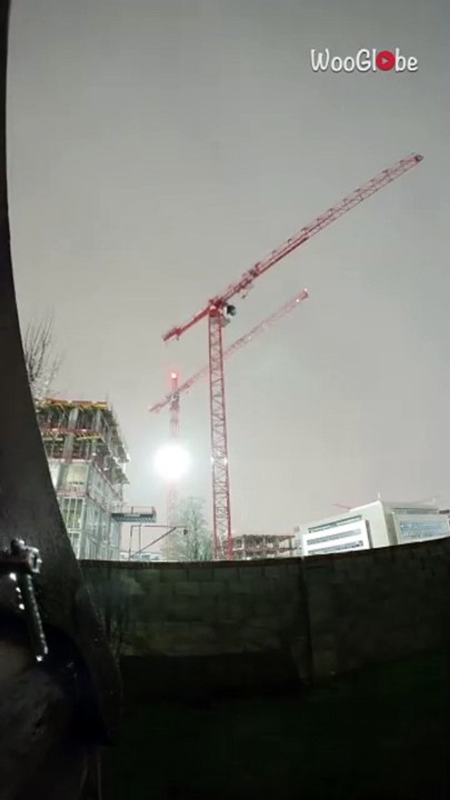 Intense winds force cranes into motion as Storm Éowyn hits Ireland *Timelapse*