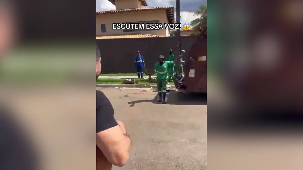 Un trabajador de limpieza sorprende a unos músicos urbanos con su talento oculto