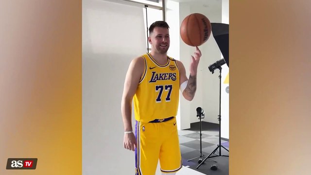 Luka Doncic suits up as a Laker for the first time and puts on a ball-handling show