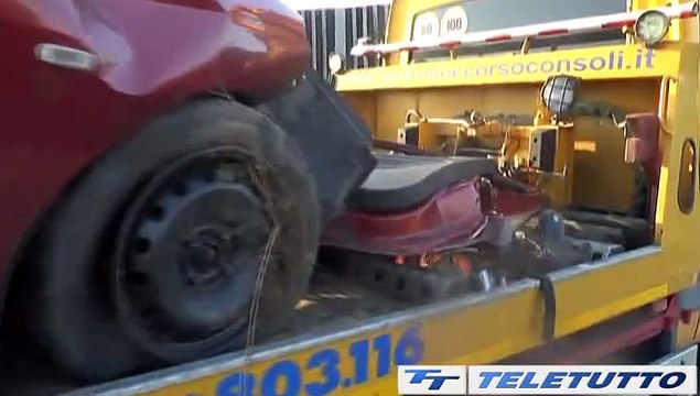 Video News - Frontale auto camion a Capriolo, un morto