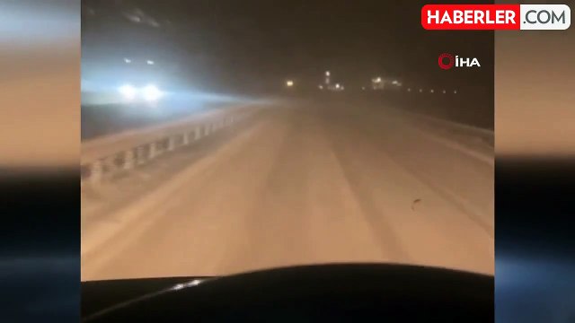 D-100 Karayolunda Yoğun Kar Yağışı Ulaşımı Olumsuz Etkiliyor