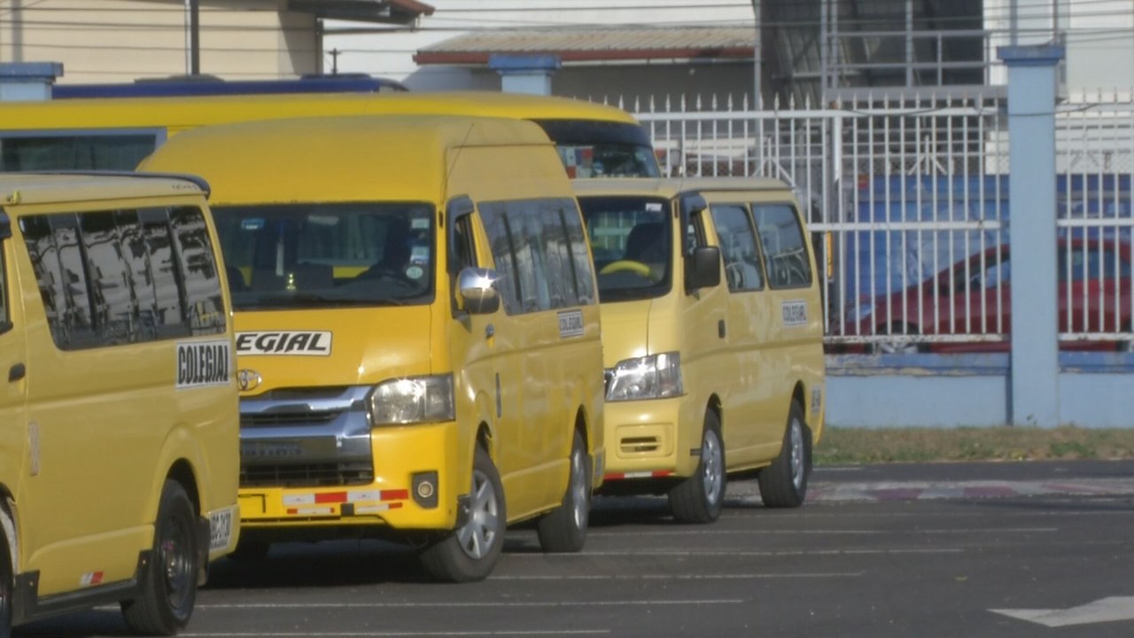 Tras 11 años sin cambios, ATTT revisará tarifas de buses colegiales
