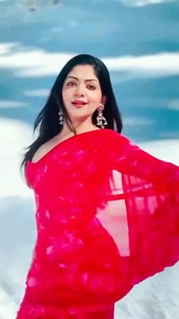 Mallu Actress latest Saree navel show