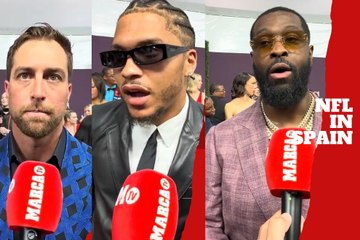 Adam Thielen, Jalen Pitre, and Terron Armstead talking in exclusive with MARCA