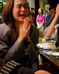 "นัท มีเรีย" ร่ำไห้ เพื่อนๆจัดเซอร์ไพรส์ ถึงขั้นซึ้งหนัก