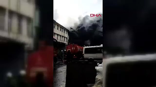 İstanbul'da feci yangın! Ekipler olay yerinde