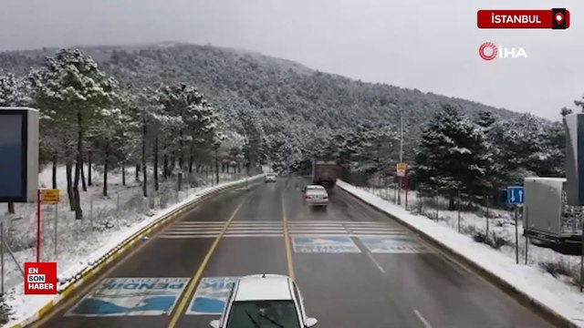 İstanbul'daki Aydos Ormanı yağan karla beyaza büründü