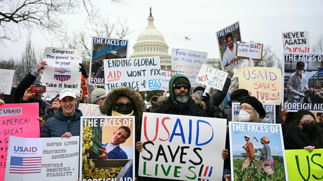 Richter stoppt Trumps Kahlschlag-Pläne für US-Behörden