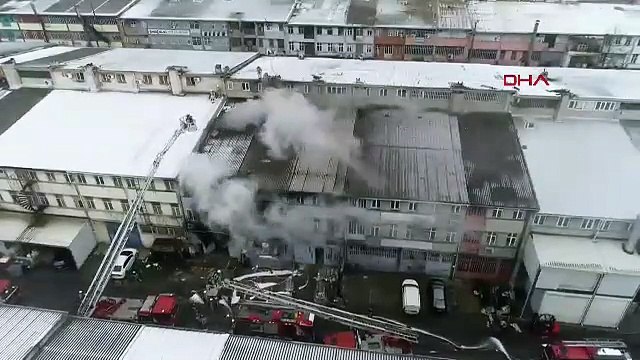 İstanbul- Başakşehir'de kauçuk atölyesinde çıkan yangın söndürüldü / Geniş haber- aktüel görüntü