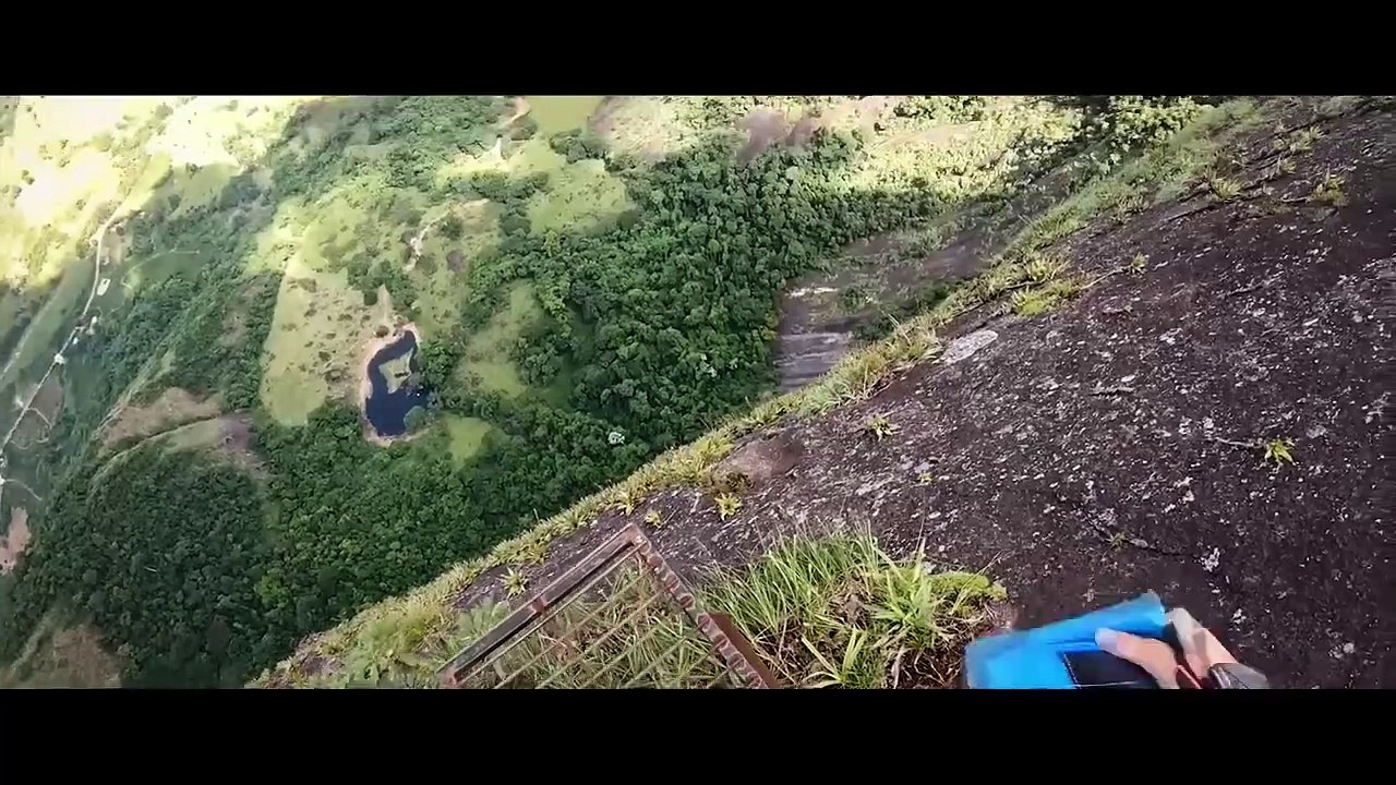 FLY Tráiler VO