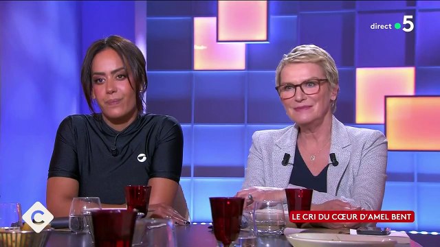 Amel Bent a des choses à dire ! Sur le plateau de l'émission C à vous , l'heureuse maman de trois enfants s'est livrée sur la charge mentale que pouvaient ressentir au quotidien de nombreuses femmes. Un sujet tabou sur lequel elle s'est longuement confié