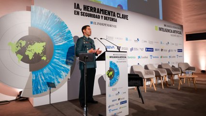 Miguel Á. Abad, comandante de la Guardia Civil: "Se delegan tareas en la IA, pero la responsabilidad no"