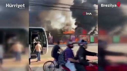 Brezilya'da uçak otobüsün üzerine düştü